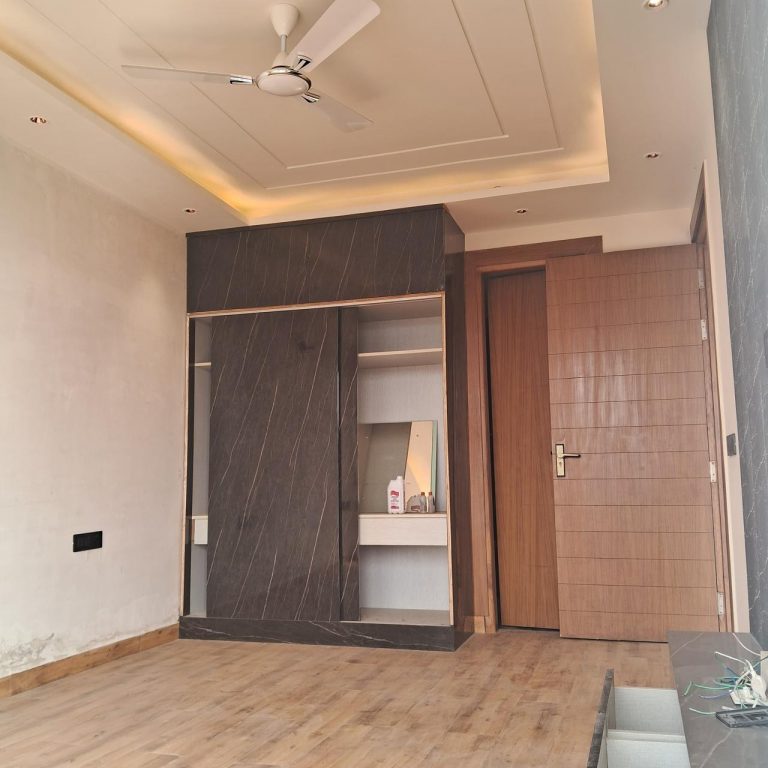 4 BHK 4th Floor with Room Rights for Sale in Sector 45 Gurgaon