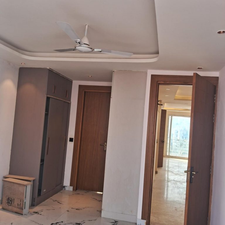 4 BHK 4th Floor with Room Rights for Sale in Sector 45 Gurgaon