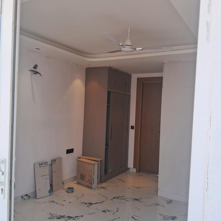 4 BHK 4th Floor with Room Rights for Sale in Sector 45 Gurgaon