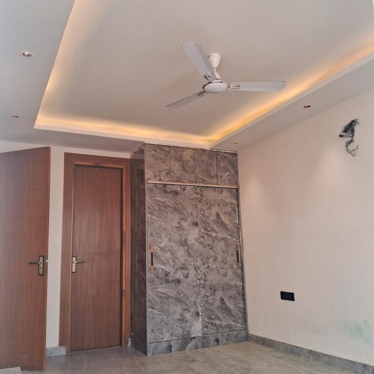 4 BHK 4th Floor with Room Rights for Sale in Sector 45 Gurgaon