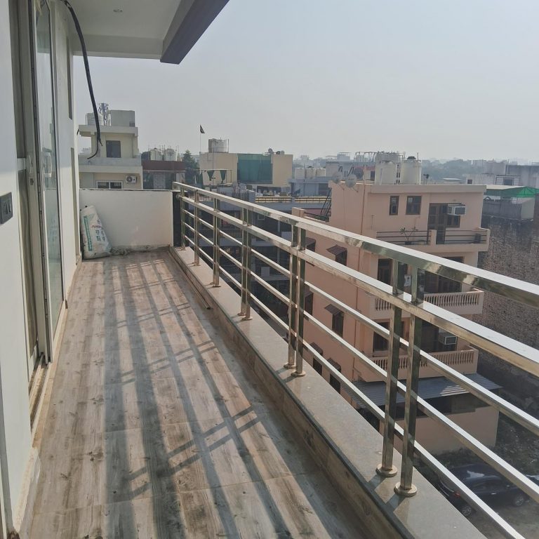 4 BHK 4th Floor with Room Rights for Sale in Sector 45 Gurgaon